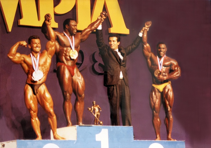 Sportsman Club Milano premia i vincitori di Mr. Olympia 1989 a Rimini